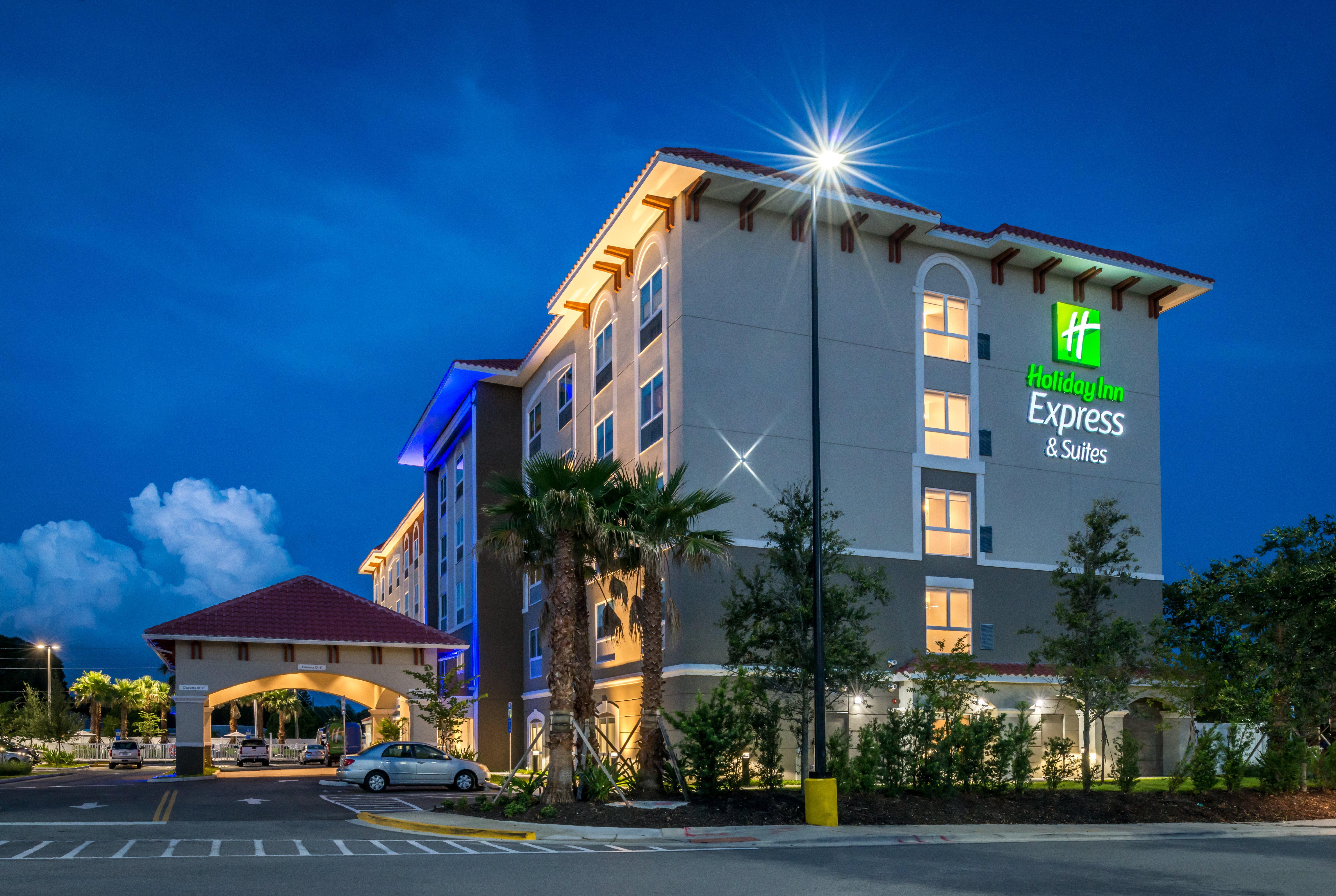 Holiday Inn Express & Suites - St. Petersburg - Madeira Beach, An Ihg Hotel Exterior photo